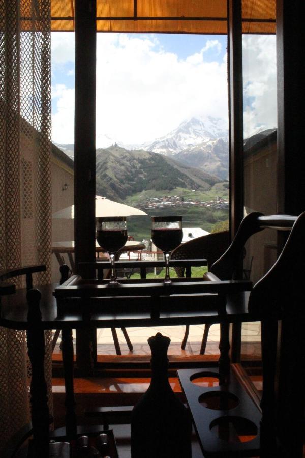 Hotel Golden Star Kazbegi Esterno foto
